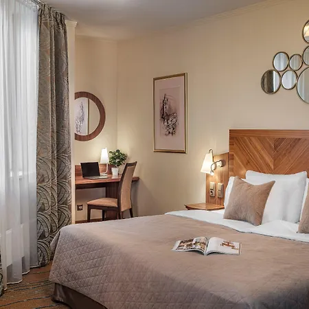Aparthotel Crown Palace By Adrez 4*