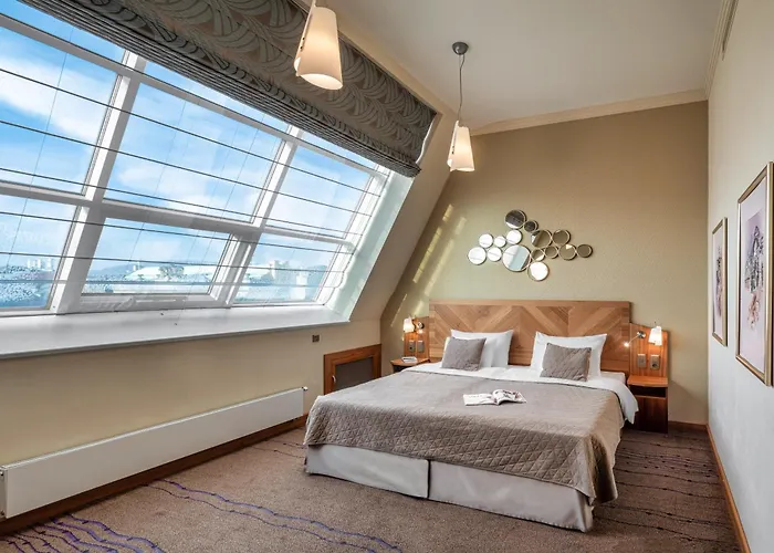 Crown Palace By Adrez Aparthotel