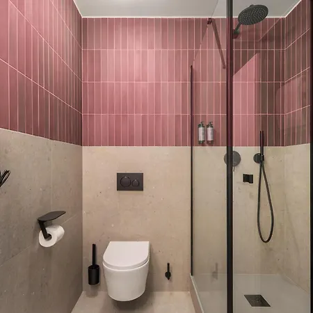Crown Palace By Adrez Aparthotel