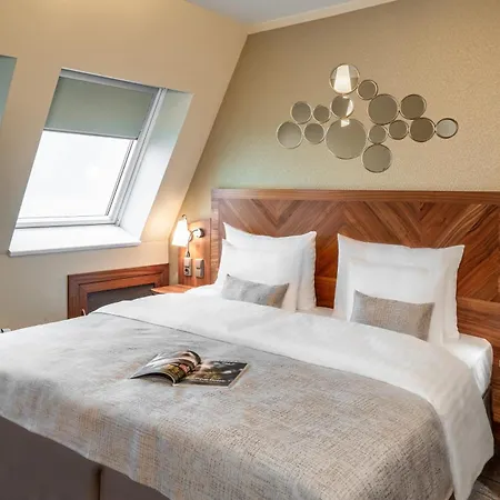 Crown Palace By Adrez Hotel apartamentowy Praga